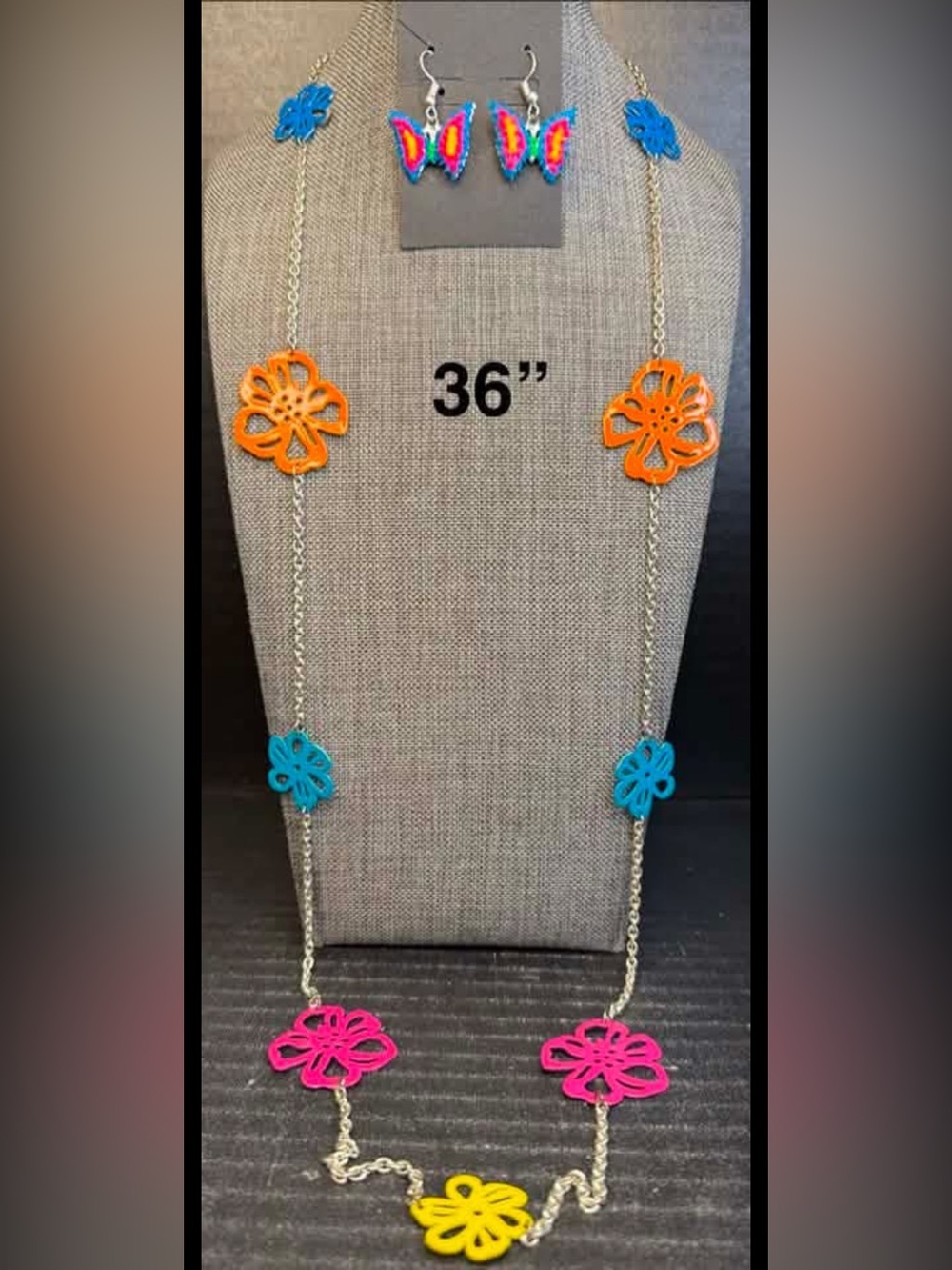 Necklace Identification